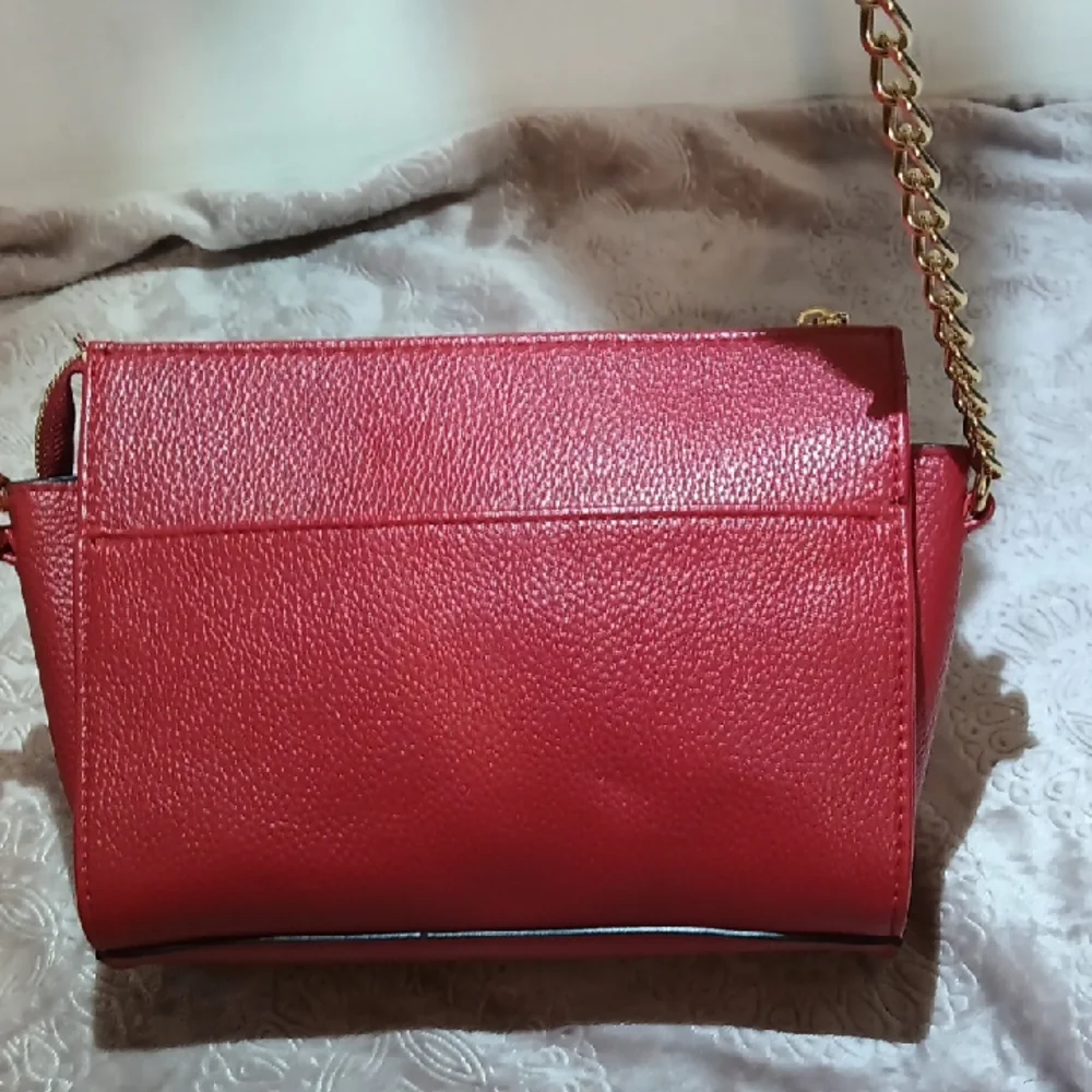 Steve Madden Red Chevron Crossbody Bag - Picture 5 of 9